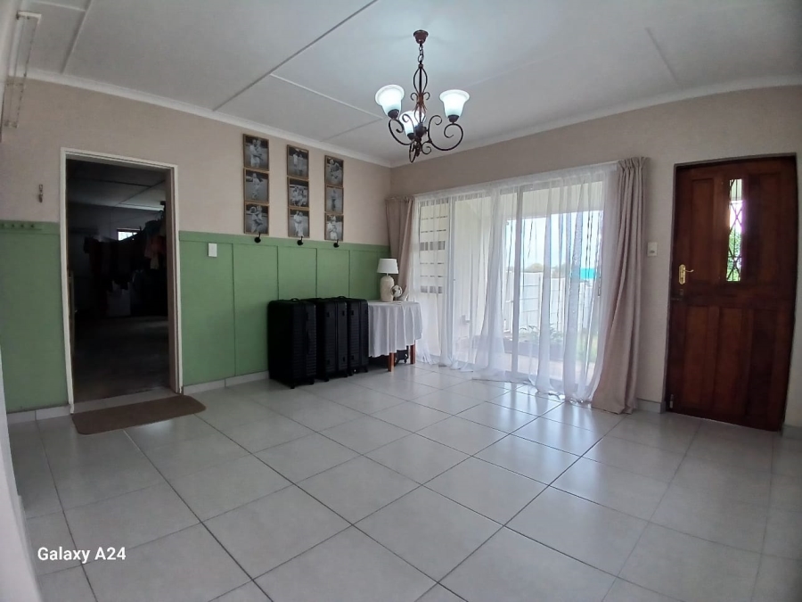 5 Bedroom Property for Sale in Beacon Bay Eastern Cape